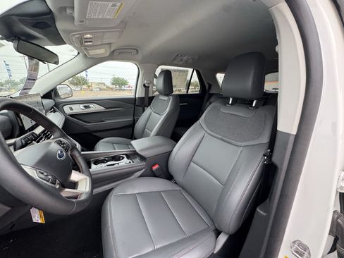 New 2026 Ford Explorer Active w/ Active Comfort Package RWD image 44