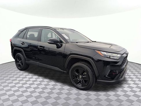 Used 2023 Toyota RAV4 XLE image 1