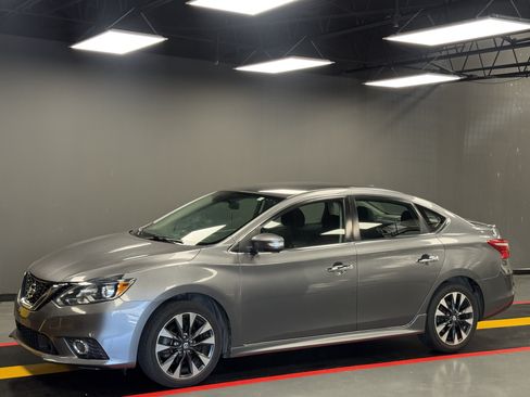 Used 2019 Nissan Sentra SR FWD image 1