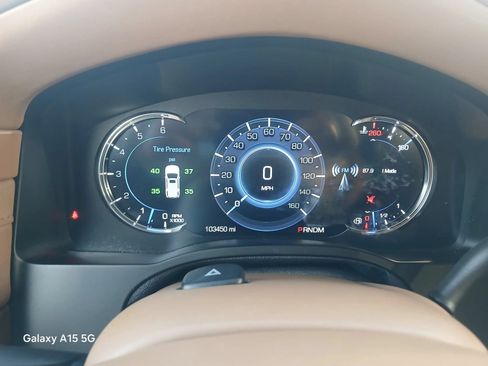 Used 2016 Cadillac Escalade Platinum RWD image 31