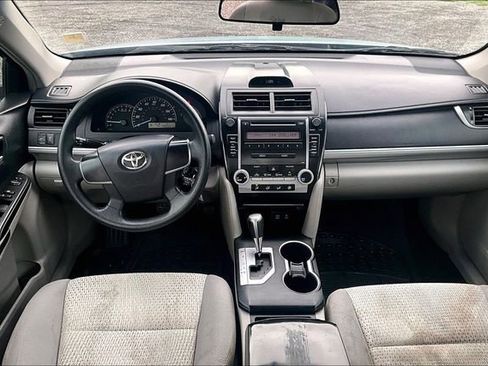 Used 2012 Toyota Camry L image 7