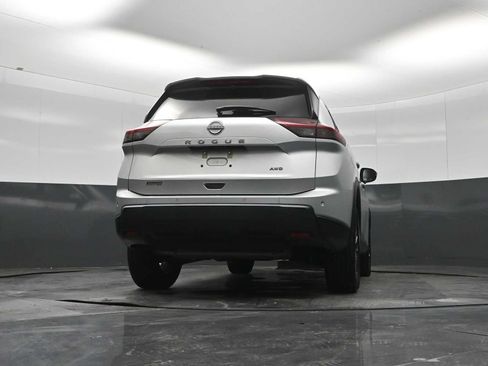 Used 2025 Nissan Rogue SV AWD/4WD image 24