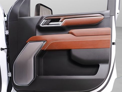 Used 2024 GMC Sierra 2500 Denali Ultimate w/ LPO, GMC Protection Package image 35