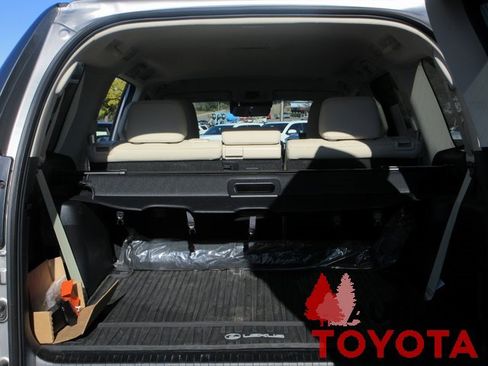 Used 2023 Lexus GX 460 Premium image 9