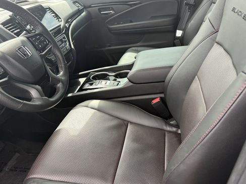 Certified 2025 Honda Ridgeline Black Edition image 11