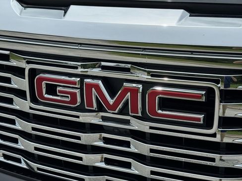 New 2025 GMC Sierra 1500 Denali w/ Denali Reserve Package image 7