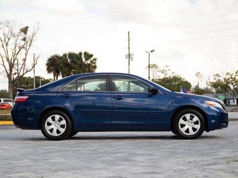 Used 2007 Toyota Camry XLE image 9