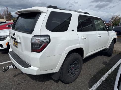 Used 2024 Toyota 4Runner SR5 Premium w/ Moonroof Package image 3