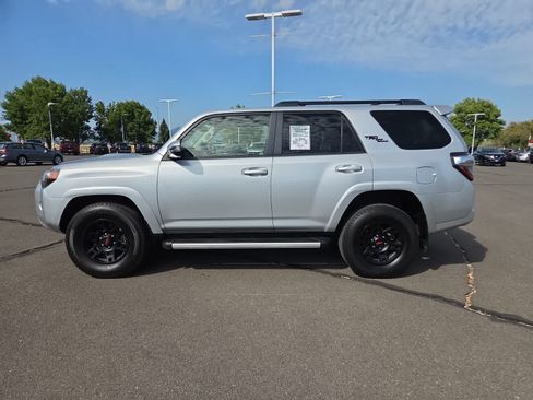 Used 2024 Toyota 4Runner TRD Off-Road Premium w/ Moonroof Package AWD/4WD image 11