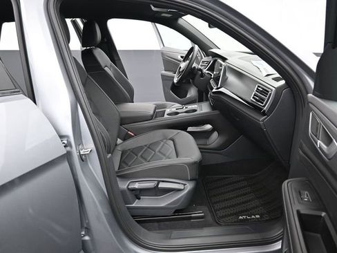 New 2026 Volkswagen Atlas Cross Sport SE AWD/4WD image 14