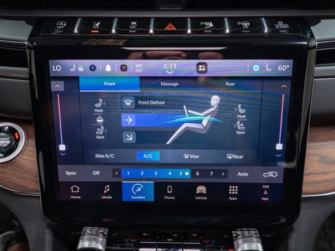 Used 2025 Jeep Grand Cherokee Summit w/ Adv Protech Group IV AWD/4WD image 22