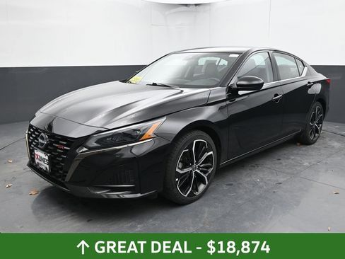 Used 2024 Nissan Altima 2.5 SR FWD image 15