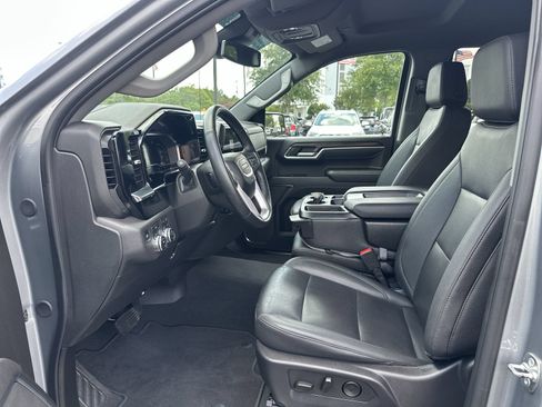 Used 2025 GMC Sierra 1500 SLT AWD/4WD image 16