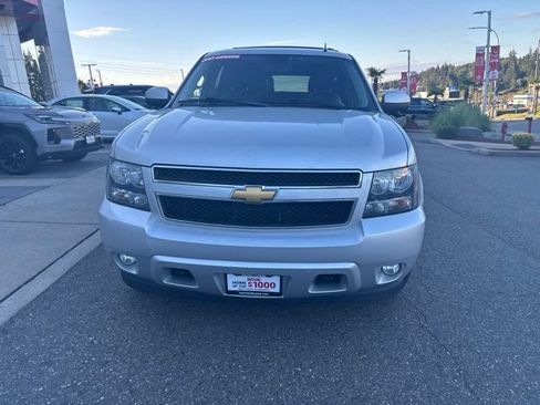 Used 2014 Chevrolet Tahoe LT w/ Luxury Package AWD/4WD image 2
