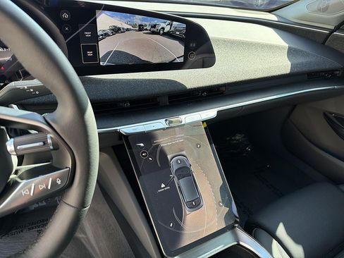 Used 2025 Lucid Air Touring AWD/4WD image 14