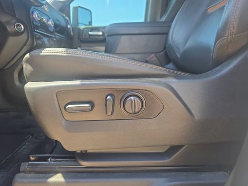 Used 2022 GMC Sierra 2500 AT4 w/ AT4 Premium Plus Package AWD/4WD image 29