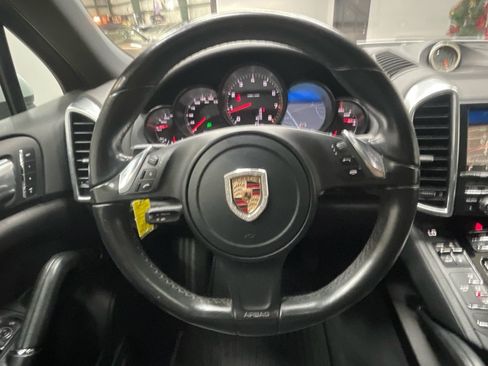 Used 2014 Porsche Cayenne AWD/4WD image 19