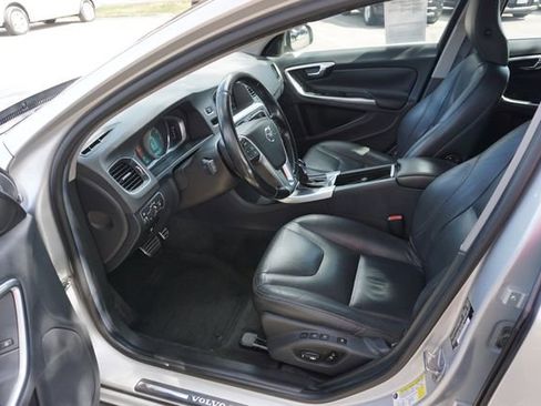 Used 2015 Volvo V60 T5 Premier image 20