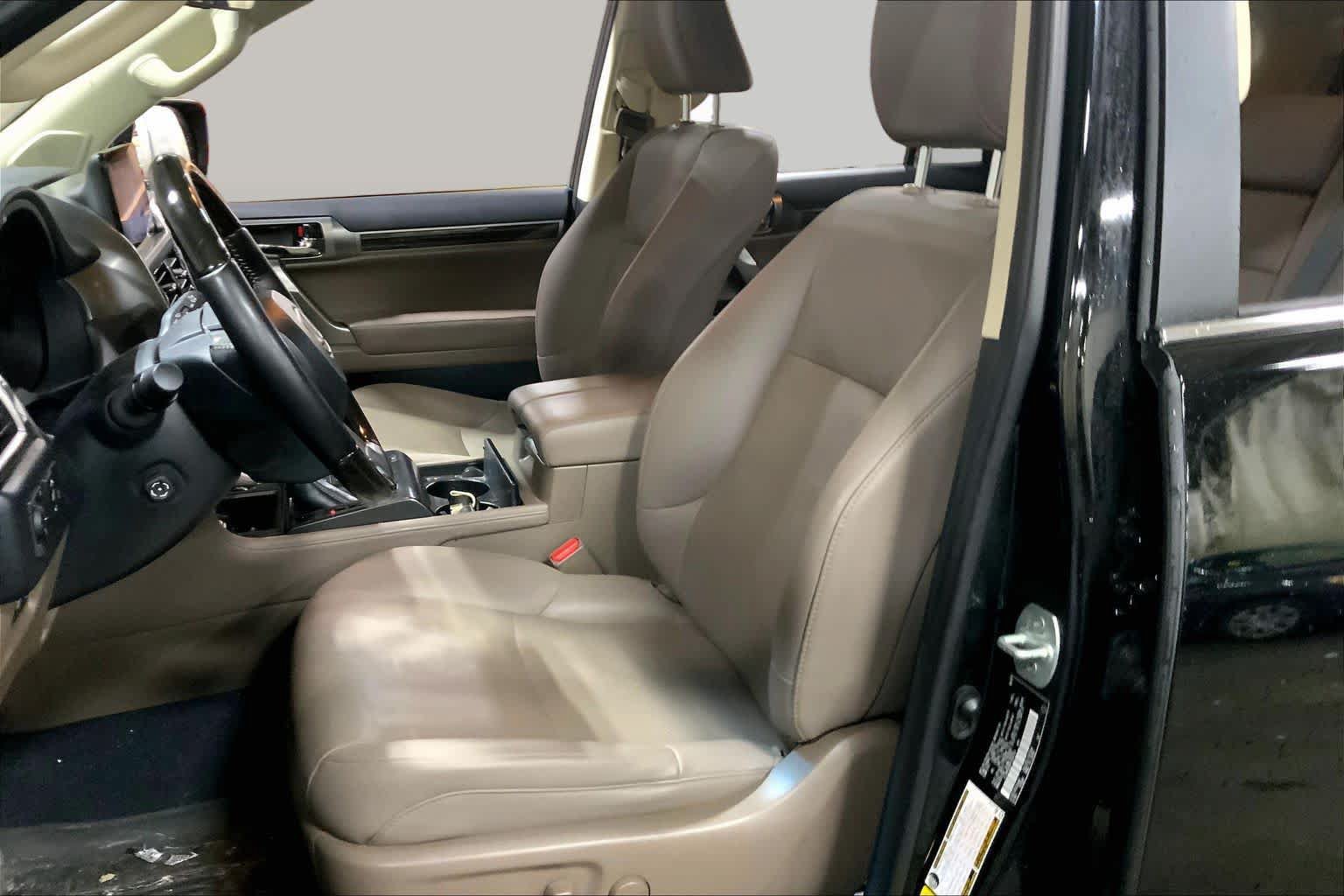 Certified 2023 Lexus GX 460 Premium w/ Premium Package AWD/4WD image 8