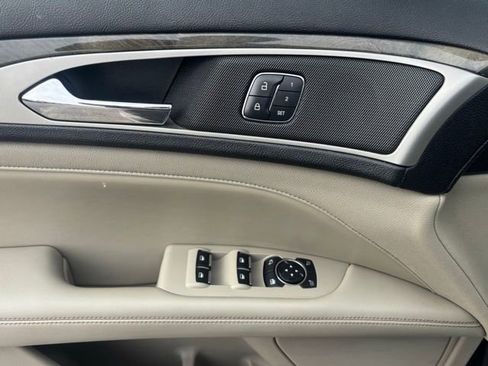Used 2017 Lincoln MKZ Reserve w/ Climate Package FWD image 11