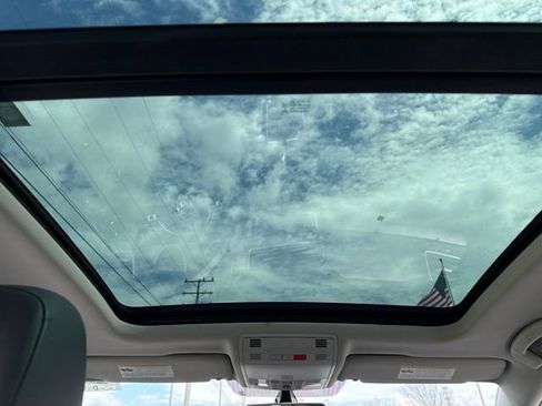 Used 2015 Volkswagen Golf SE image 22