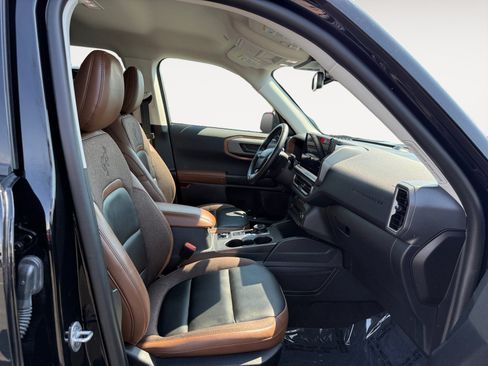 Certified 2025 Ford Bronco Sport Outer Banks w/ Outer Banks Tech Package+ AWD/4WD image 19
