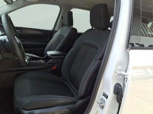 Used 2023 Jeep Grand Cherokee Laredo AWD/4WD image 12