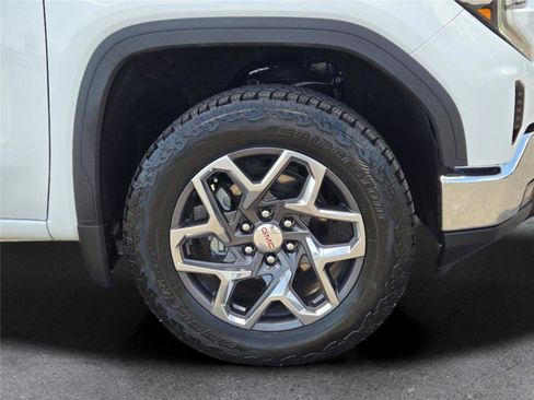 Used 2024 GMC Sierra 1500 SLT AWD/4WD image 4