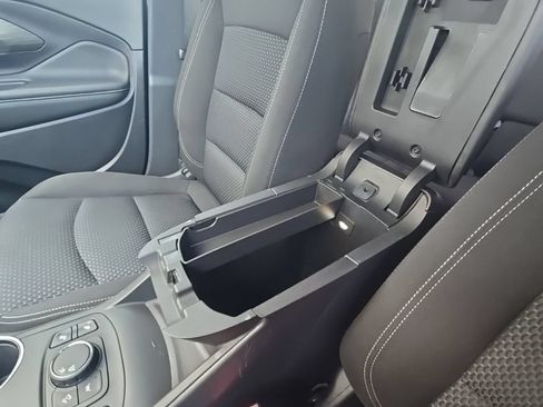 Certified 2024 GMC Terrain SLE w/ Driver Convenience Package FWD image 29