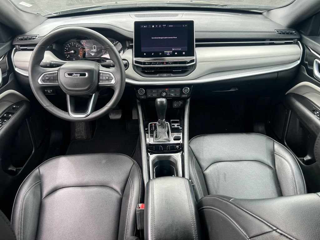 Used 2025 Jeep Compass Limited AWD/4WD image 30