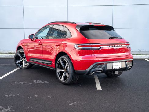 New 2026 Porsche Macan image 3
