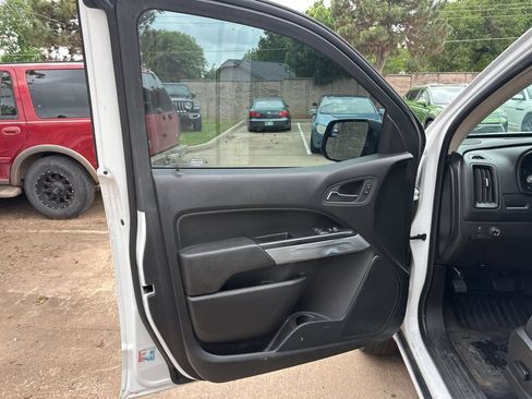 Used 2022 Chevrolet Colorado LT w/ Fleet Safety Package RWD image 10