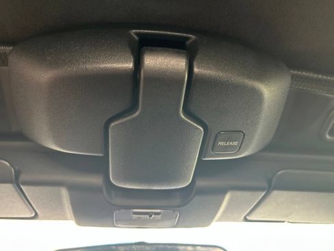 Used 2009 MAZDA MX-5 Miata Sport w/ Convenience Pkg RWD image 46