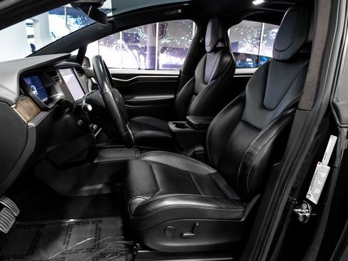 Used 2018 Tesla Model X P100D image 4