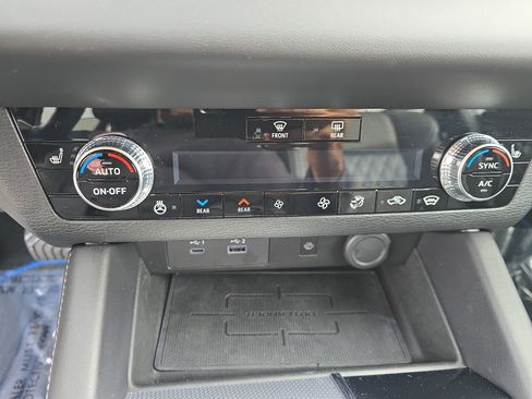 Used 2024 Mitsubishi Outlander SEL image 23