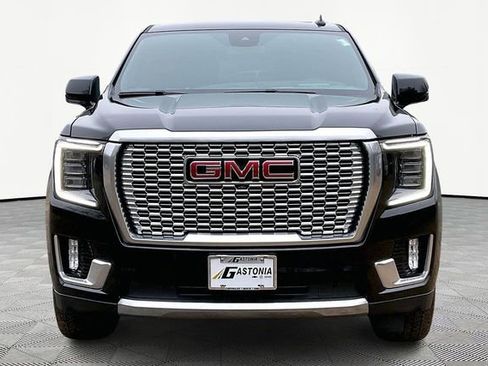 Used 2023 GMC Yukon Denali image 2