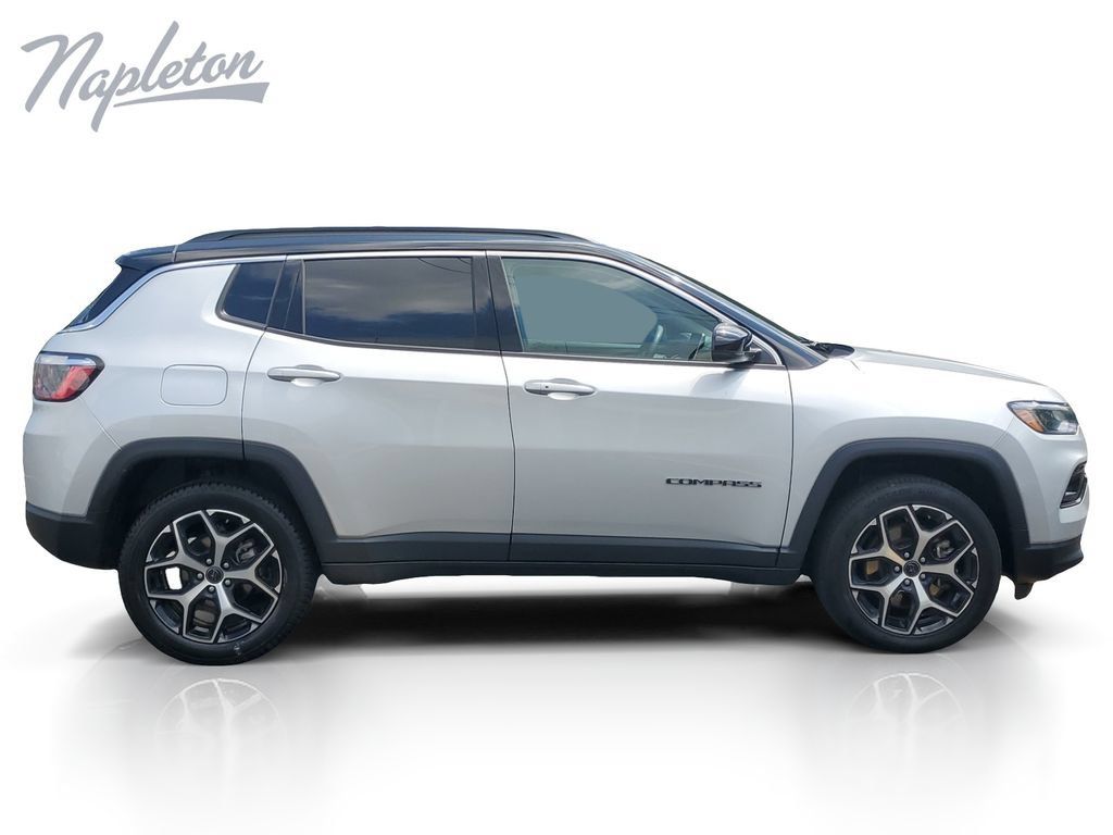 Used 2025 Jeep Compass Limited AWD/4WD image 7