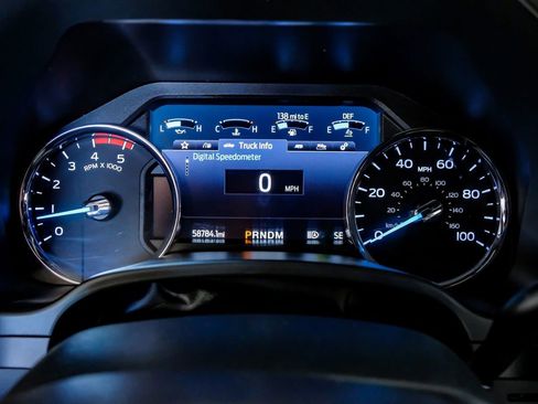 Used 2022 Ford F450 Platinum w/ FX4 Off-Road Package image 19