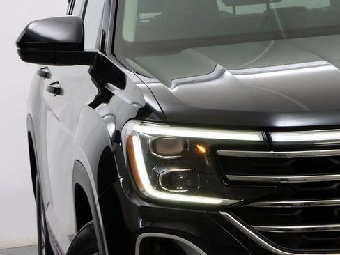 Used 2024 Volkswagen Atlas SE image 4