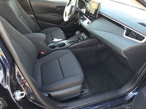 Used 2025 Toyota Corolla LE image 6