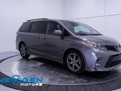 Used 2019 Toyota Sienna SE