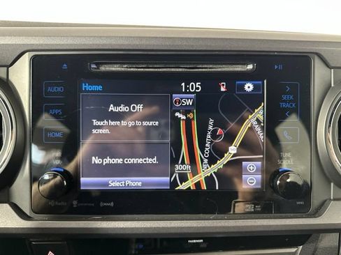 Used 2017 Toyota Tacoma 4x4 Double Cab image 4