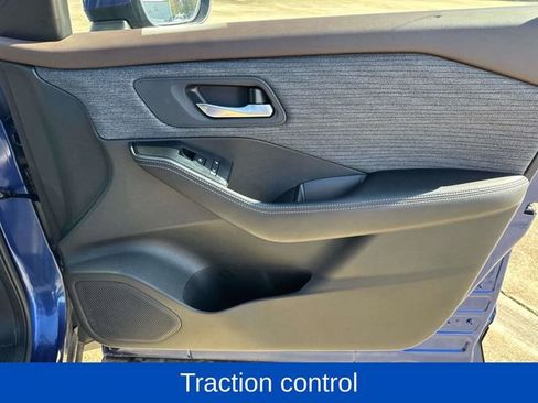 Used 2023 Nissan Rogue SV image 17