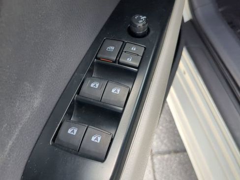 Used 2019 Toyota Camry SE FWD image 17