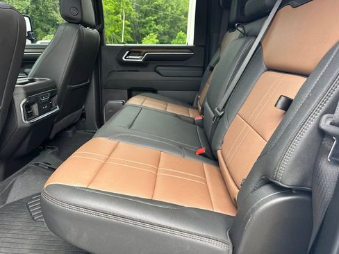 Used 2024 Chevrolet Silverado 2500 High Country w/ High Country Premium Package AWD/4WD image 21
