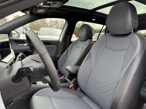 New 2026 Volkswagen Tiguan SE R-Line image 12