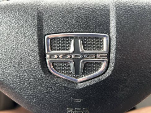 Used 2014 Dodge Grand Caravan SXT FWD image 19