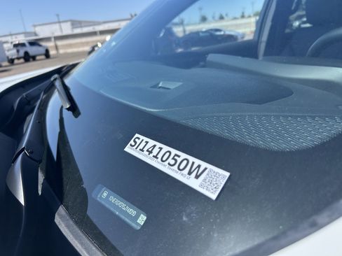 Used 2025 Chevrolet Traverse LT image 15