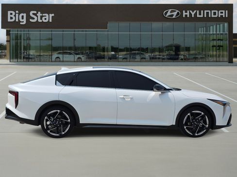 Used 2025 Kia K4 GT-Line w/ GT-Line Premium Package FWD image 5