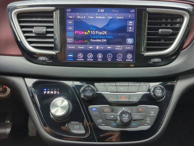 Used 2020 Chrysler Pacifica Touring-L FWD image 14